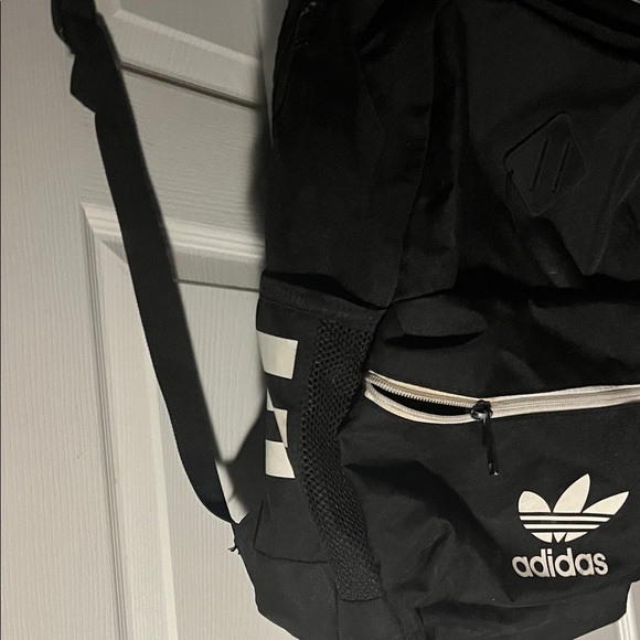 Adidas Black and White Men's Backpacks doble paket - Picture 3 of 16